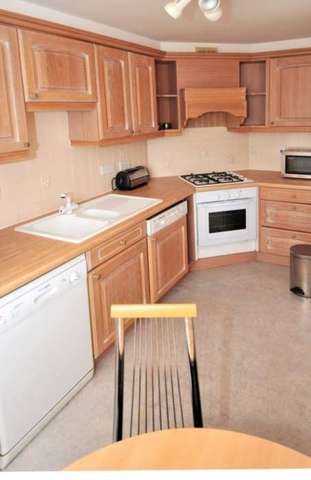  Image of 2 bedroom Apartment to rent in Delfont Close Maidenbower Crawley RH10 at Pullman Court, Delfont Close Maidenbower Crawley, RH10 7QX
