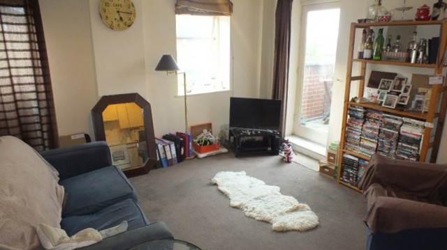  Image of 1 bedroom Apartment to rent in Dene House Court Leeds LS2 at Dene House Court  Leeds, LS2 9BS