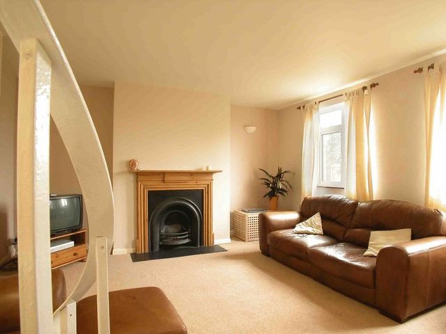  Image of 2 bedroom Flat to rent in Dennington Park Road London NW6 at Dennington Park Road West Hampstead West Hampstead, NW6 1BB