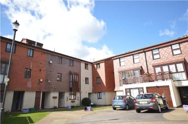  Image of 1 bedroom Flat to rent in Derwent Road London SW20 at Raynes Park, SW20 9NH