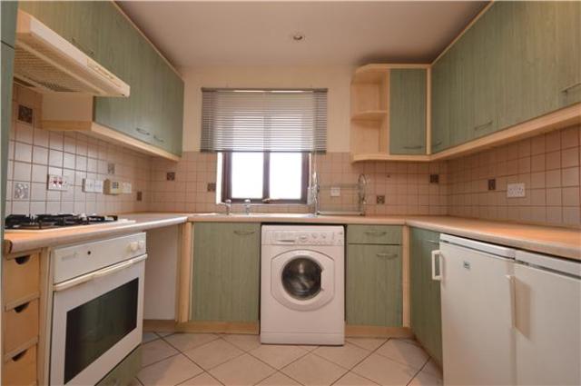  Image of 1 bedroom Flat to rent in Derwent Road London SW20 at Raynes Park, SW20 9NH