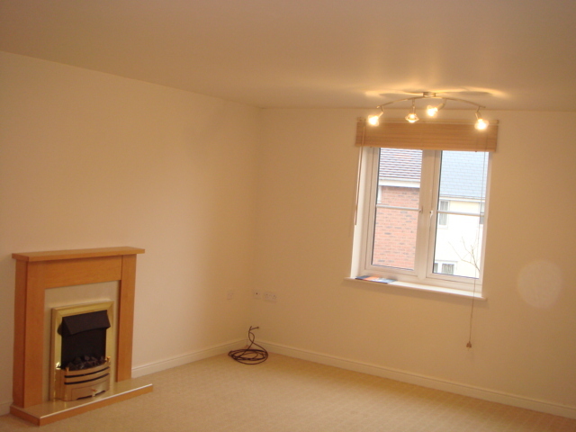  Image of 2 bedroom Apartment to rent in Dorney Road Swindon SN25 at Oakhurst  Swindon, SN25 2AD