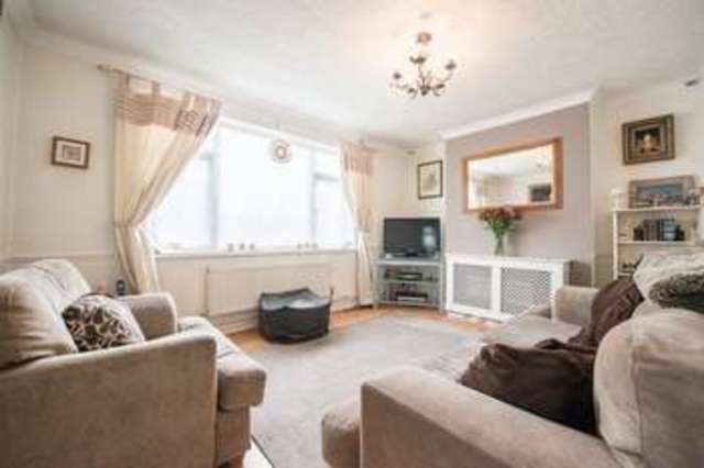  Image of 2 bedroom Detached house for sale in Dover Hedge Aylesbury HP21 at Dover Hedge  Aylesbury, HP21 7AH