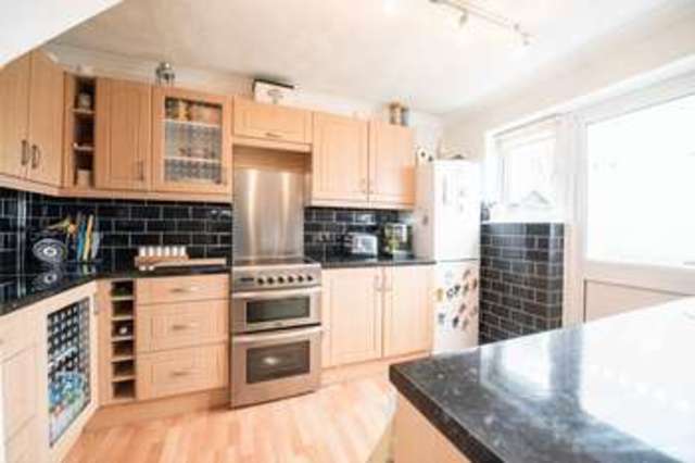 Image of 2 bedroom Detached house for sale in Dover Hedge Aylesbury HP21 at Dover Hedge  Aylesbury, HP21 7AH