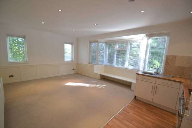  Image of 1 bedroom Apartment to rent in Downs Avenue Epsom KT18 at Downs Avenue  Epsom, KT18 5HL