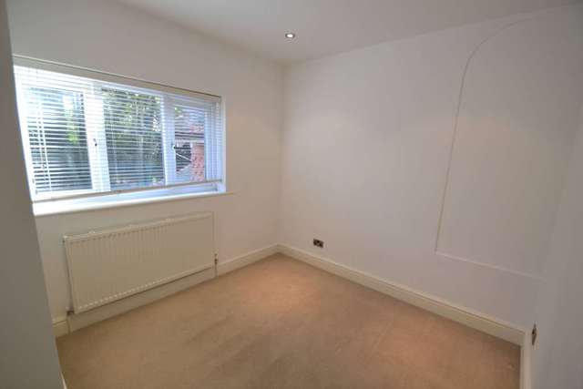  Image of 1 bedroom Apartment to rent in Downs Avenue Epsom KT18 at Downs Avenue  Epsom, KT18 5HL