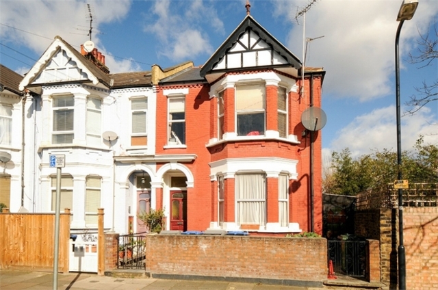  Image of 3 bedroom Flat for sale in Doyle Gardens London NW10 at Kensal Rise Kensal Rise, NW10 3DB