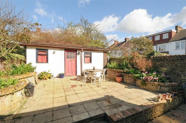  Image of 3 bedroom Flat for sale in Doyle Gardens London NW10 at Kensal Rise Kensal Rise, NW10 3DB