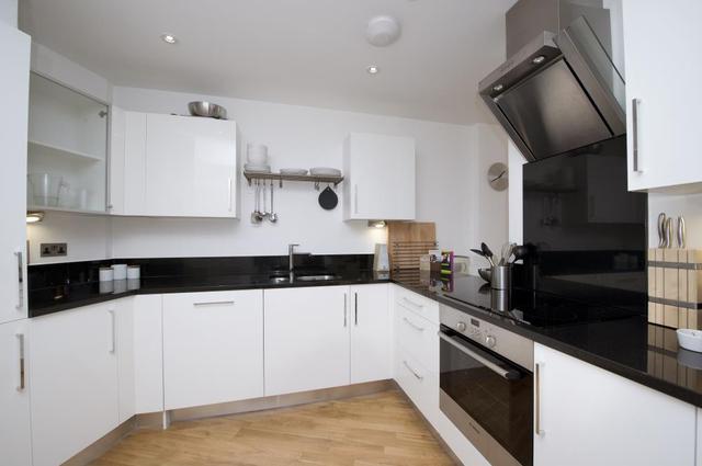  Image of 2 bedroom Flat to rent in Dragmore Street London SW4 at Dragmore Street  Clapham Common, SW4 8DW