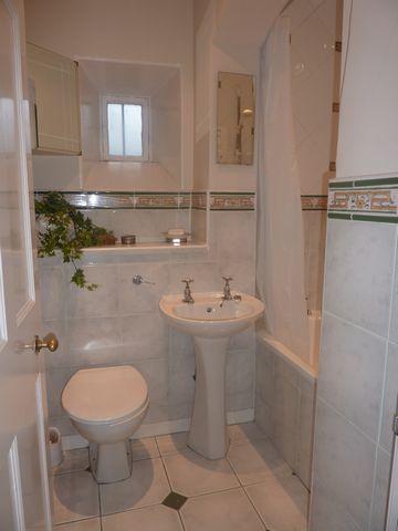  Image of 1 bedroom Flat to rent in Drummond Place Edinburgh EH3 at New Town Edinburgh Edinburgh, EH3 6PJ