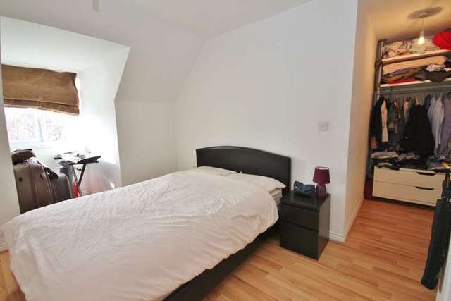  Image of 1 bedroom Flat to rent in Dukes Avenue New Malden KT3 at Dukes Avenue  New Malden, KT3 4JD