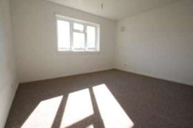  Image of 2 bedroom Flat for sale in Dunearn Drive Kirkcaldy KY2 at Kirkcaldy Fife Chapel, KY2 6LB