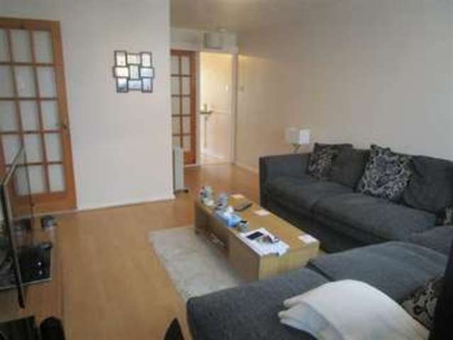  Image of 1 bedroom Property for sale in Dunster Gardens Slough SL1 at Dunster Gardens Cippenham Cippenham, SL1 5ST