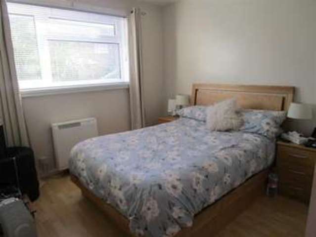  Image of 1 bedroom Property for sale in Dunster Gardens Slough SL1 at Dunster Gardens Cippenham Cippenham, SL1 5ST