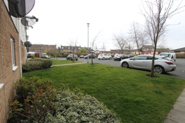  Image of 2 bedroom Flat to rent in Dyke Street Baillieston Glasgow G69 at Garrowhill Glasgow Glasgow, G69 6DZ