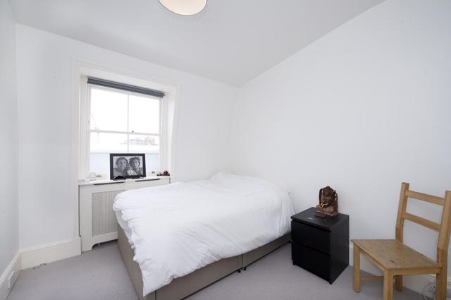  Image of 2 bedroom Flat to rent in Eardley Crescent London SW5 at Eardley Crescent  London, SW5 9JS