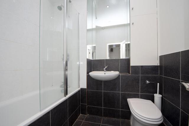  Image of 2 bedroom Flat to rent in Eardley Crescent London SW5 at Eardley Crescent  London, SW5 9JS