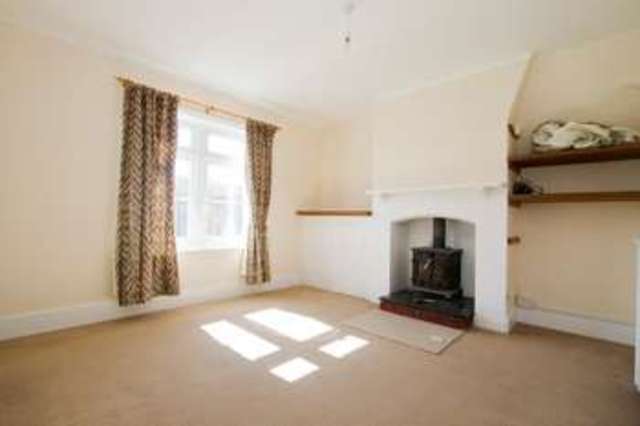  Image of 3 bedroom Cottage to rent in East Harting East Harting Petersfield GU31 at East Harting Petersfield Hampshire, GU31 5LY