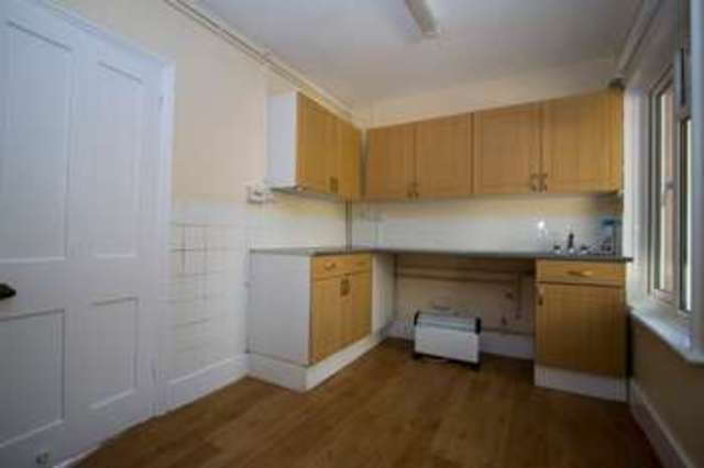  Image of 3 bedroom Cottage to rent in East Harting East Harting Petersfield GU31 at East Harting Petersfield Hampshire, GU31 5LY