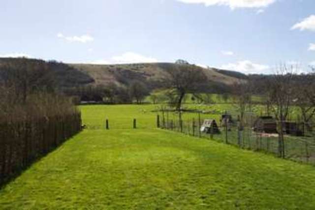  Image of 3 bedroom Cottage to rent in East Harting East Harting Petersfield GU31 at East Harting Petersfield Hampshire, GU31 5LY