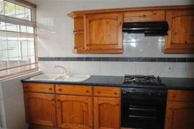 Image of 3 bedroom Terraced house to rent in Eastern Inway Grimsby DN34 at Eastern Inway  Grimsby, DN34 5HF