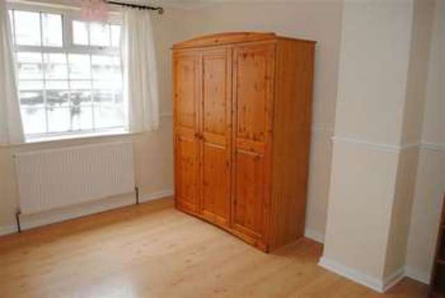  Image of 3 bedroom Terraced house to rent in Eastern Inway Grimsby DN34 at Eastern Inway  Grimsby, DN34 5HF
