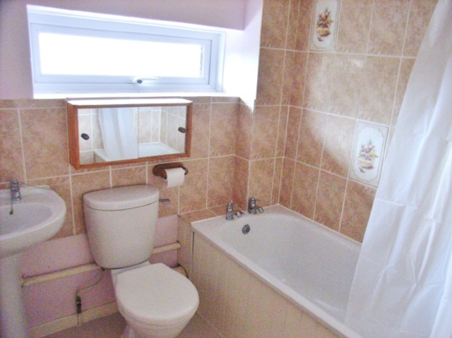  Image of 3 bedroom Detached house to rent in Artillery Terrace Old Canal Southsea PO4 at Old Canal Southsea Southsea, PO4 8JB