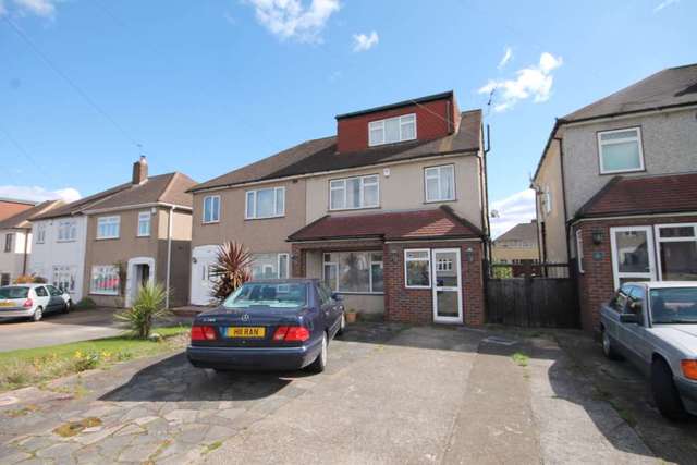  Image of 4 bedroom Detached house for sale in Eastry Road Erith DA8 at Eastry Road  Erith, DA8 1NW