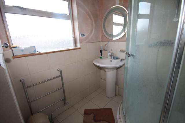  Image of 4 bedroom Detached house for sale in Eastry Road Erith DA8 at Eastry Road  Erith, DA8 1NW