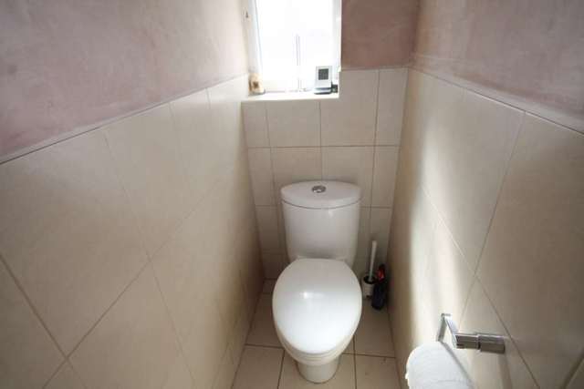  Image of 4 bedroom Detached house for sale in Eastry Road Erith DA8 at Eastry Road  Erith, DA8 1NW