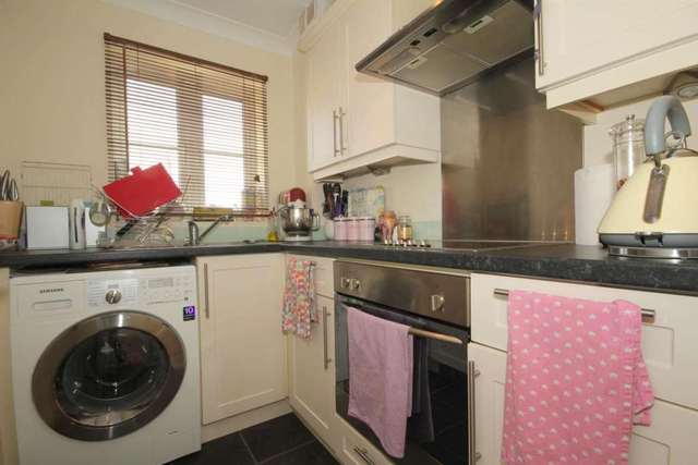  Image of 2 bedroom Apartment to rent in Ebberns Road Hemel Hempstead HP3 at Ebberns Road  Hemel Hempstead, HP3 9FU
