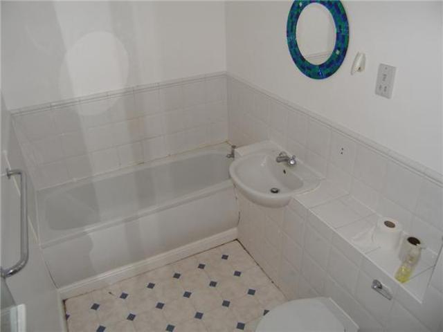  Image of 2 bedroom Flat to rent in Elizabeth Fry Place London SE18 at Edith Cavell Way Bell Street Shooters Hill, SE18 4LA
