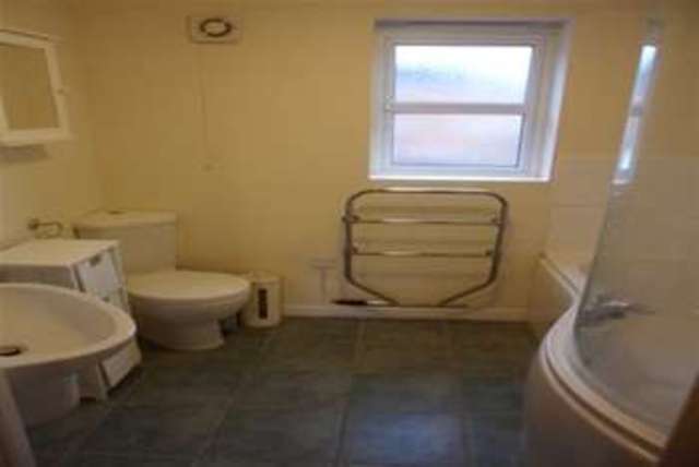  Image of 1 bedroom Flat to rent in Emperor Close Nottingham NG5 at Nottingham, NG5 1QR