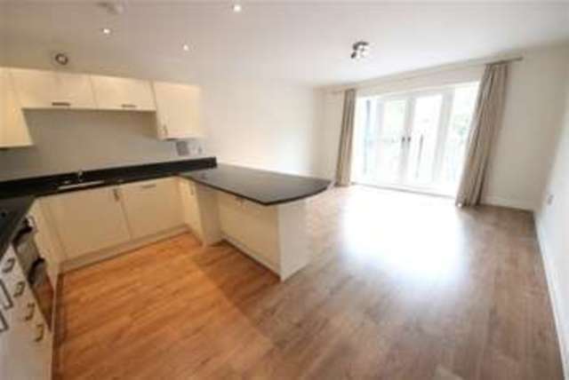  Image of 2 bedroom Flat to rent in Epsom Road Guildford GU1 at Guildford, GU1 2LE