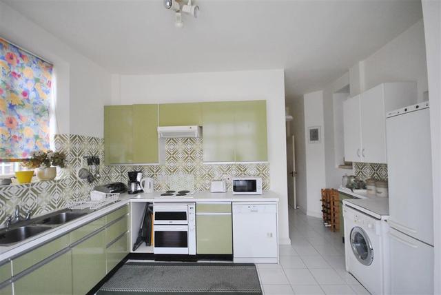  Image of 3 bedroom Flat to rent in Rutland Gate London SW7 at Rutland Gate  London, SW7 1BG
