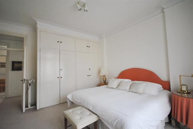 Image of 3 bedroom Flat to rent in Rutland Gate London SW7 at Rutland Gate  London, SW7 1BG