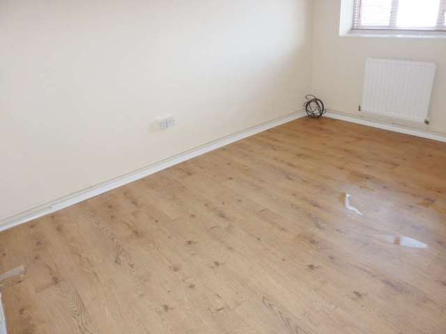  Image of 1 bedroom Flat to rent in Oxhey Drive Watford WD19 at Erskine House  Watford, WD19 7SG