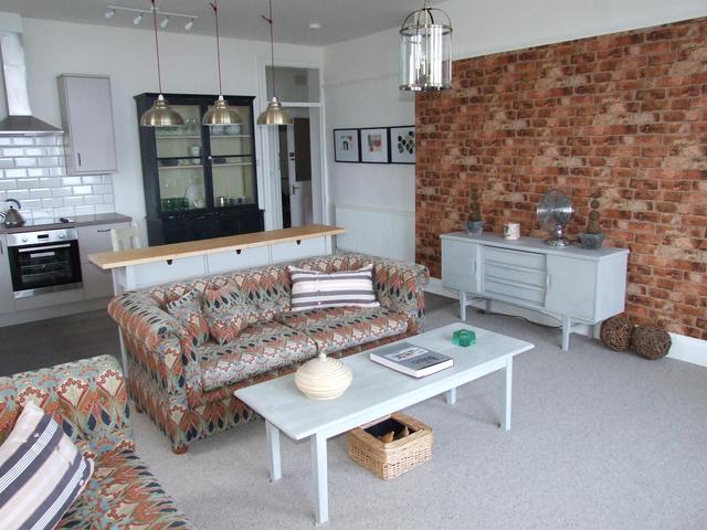  Image of 2 bedroom Apartment for sale in Esplanade Gardens Scarborough YO11 at Scarborough North Yorkshire Scarborough, YO11 2AW