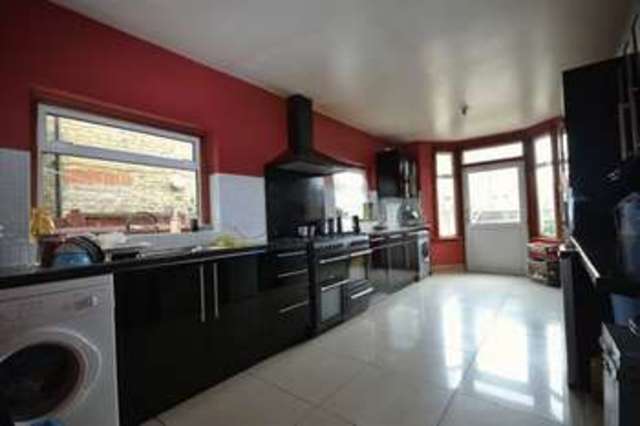  Image of 5 bedroom Terraced house for sale in Essex Road London E10 at London, E10 6BT