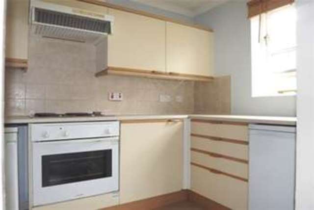  Image of 2 bedroom Flat to rent in Anglian Close Watford WD24 at Watford, WD24 4RF
