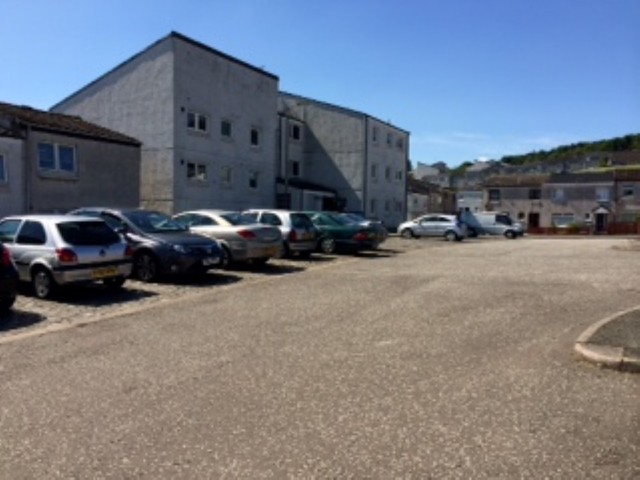  Image of 2 bedroom Flat to rent in Ettrick Court Falkirk FK1 at Hallglen Falkirk Falkirk, FK1 2QS