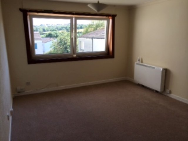  Image of 2 bedroom Flat to rent in Ettrick Court Falkirk FK1 at Hallglen Falkirk Falkirk, FK1 2QS