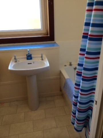  Image of 2 bedroom Flat to rent in Ettrick Court Falkirk FK1 at Hallglen Falkirk Falkirk, FK1 2QS
