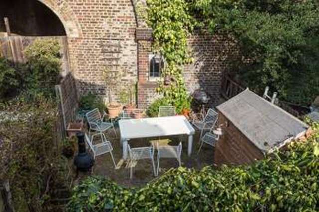 Image of 2 bedroom Flat for sale in Eversleigh Road London SW11 at Battersea, SW11 5XS
