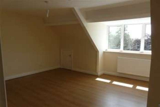  Image of 2 bedroom Flat to rent in Cranford Avenue Exmouth EX8 at Exmouth, EX8 2HU