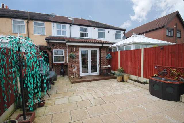  Image of 4 bedroom Mews for sale in Fairhaven Avenue Westhoughton Bolton BL5 at Fairhaven Avenue Westhoughton Bolton, BL5 3HE
