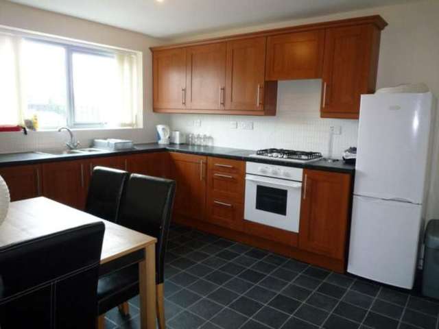  Image of 4 bedroom Town House to rent in Falconwood Way Manchester M11 at Falconwood Way Beswick Manchester, M11 3LN