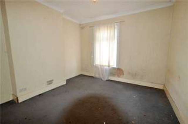  Image of 1 bedroom Apartment for sale in Felbrigge Road Ilford IG3 at Ilford  Seven Kings, IG3 8DW