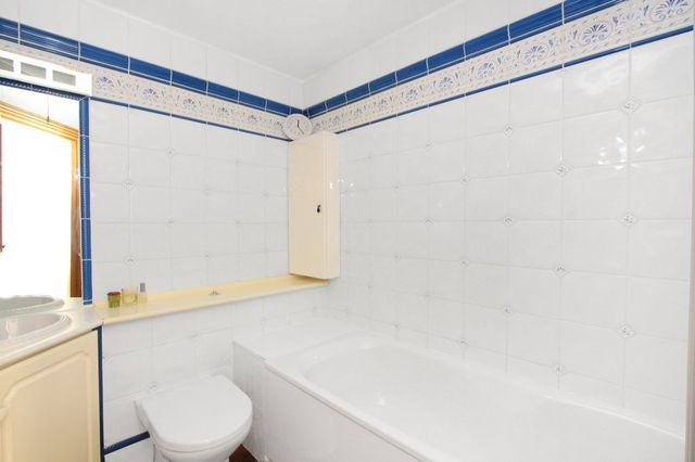  Image of 2 bedroom Apartment to rent in William Morris Way London SW6 at Ferrymans Quay William Morris Way Fulham, SW6 2UT