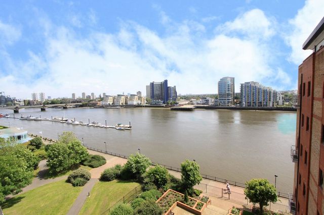  Image of 2 bedroom Apartment to rent in William Morris Way London SW6 at Ferrymans Quay William Morris Way Fulham, SW6 2UT